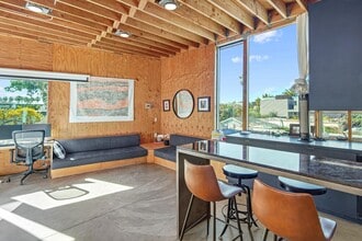 1564 Cabrillo Ave in Venice, CA - Building Photo - Building Photo