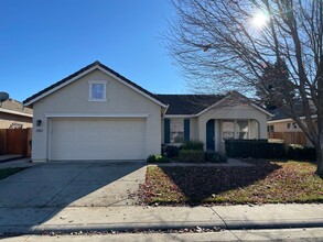 5200 Fox Trotter Way in Elk Grove, CA - Building Photo - Building Photo