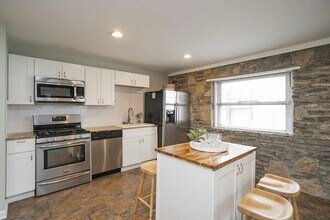 327 Vivelle Ave in Nashville, TN - Building Photo - Building Photo