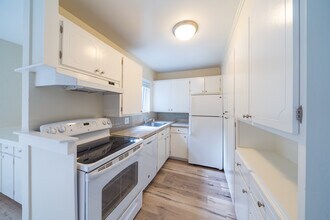 Apartment in San Carlos Creek in San Carlos, CA - Foto de edificio - Interior Photo