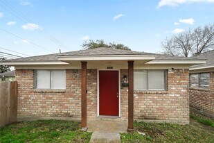 803 1/2 Ellena Rd in Houston, TX - Building Photo