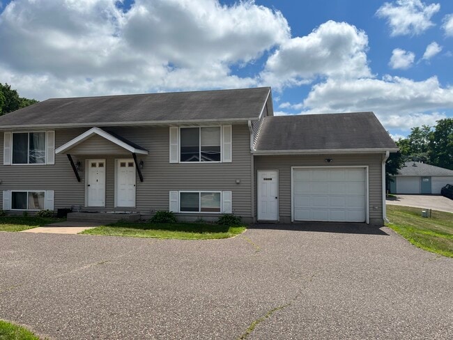 4941 Coventry Ct, Unit 4941 Coventry in Eau Claire, WI - Building Photo - Building Photo