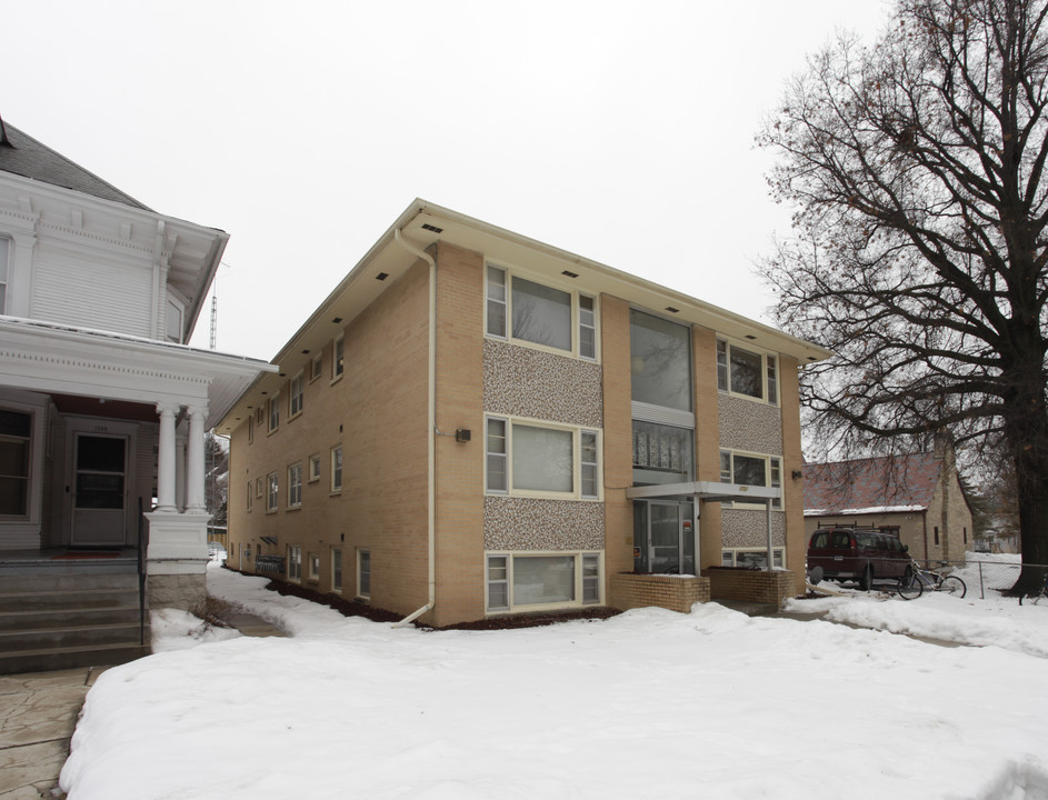 1731 E St in Lincoln, NE - Foto de edificio