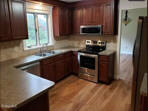 3 Springwood Manor Dr in Albany, NY - Building Photo - Building Photo