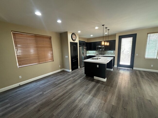 28920 Via ADELENA in Santa Clarita, CA - Building Photo - Building Photo