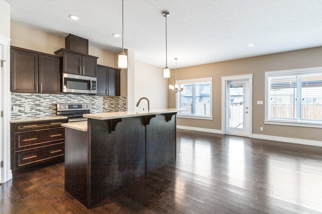 16508-16131 131 St NW in Edmonton, AB - Building Photo