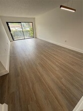 8261 SW 128th St in Pinecrest, FL - Building Photo - Building Photo