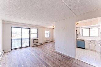 71-27 Park Ave-Unit -#B2 in Queens, NY - Building Photo - Building Photo