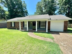 5595 Briarwood Dr in Horn Lake, MS - Building Photo - Building Photo