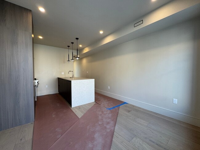 300 Franklin St, Unit 2