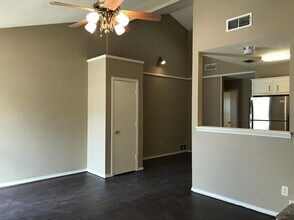 5702 Brownfield Dr in Lubbock, TX - Building Photo - Building Photo