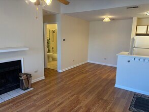 1905 N Hicks Rd in Palatine, IL - Building Photo - Building Photo