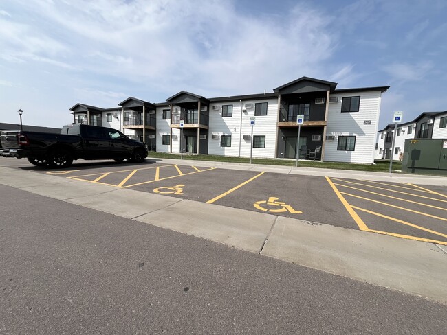 Lincoln Heights in Harrisburg, SD - Foto de edificio - Building Photo