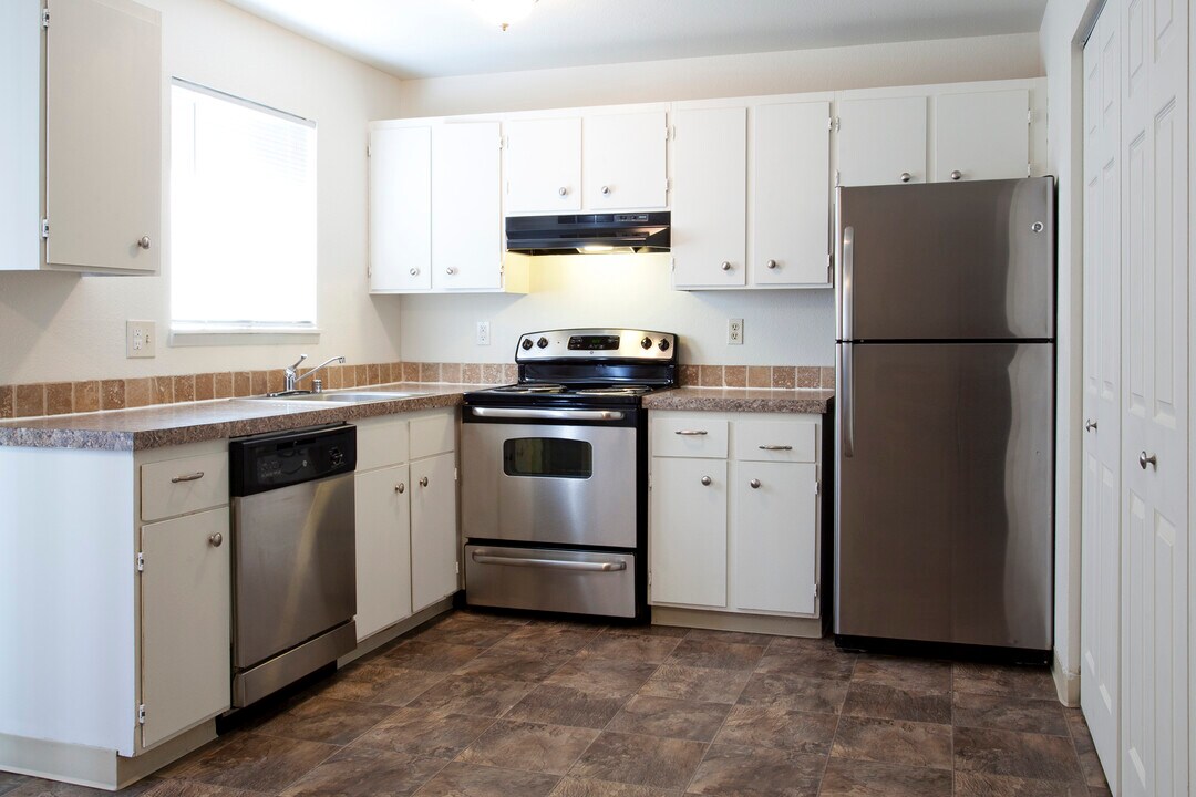 Aspen Hills in Kennewick, WA - Building Photo