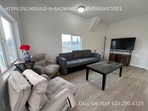 2206 E 24th St in Oakland, CA - Building Photo - Building Photo