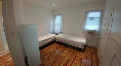5818 Hobart St, Unit 2 in Pittsburgh, PA - Building Photo - Building Photo