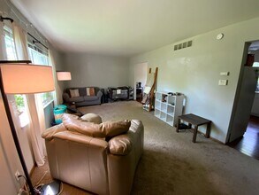 4209 Defoe Dr in Columbia, MO - Foto de edificio - Building Photo