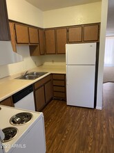 2843 E Marconi Ave-Unit -201 in Phoenix, AZ - Building Photo - Building Photo