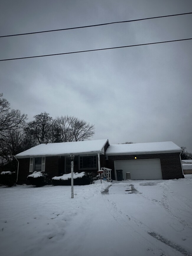 property at 566 Sunshine Ave