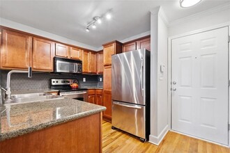 48 Peachtree Ave NE in Atlanta, GA - Foto de edificio - Building Photo