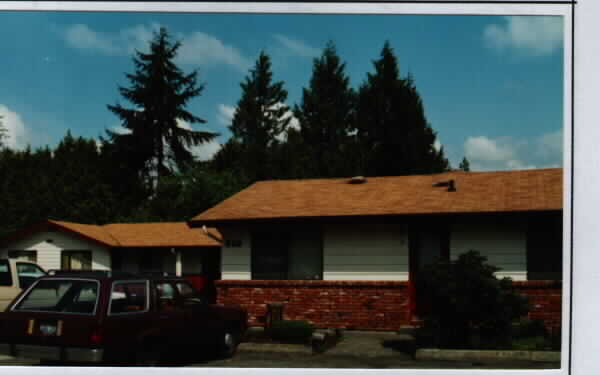 The Elizabeth Apartments in Monroe, WA - Building Photo