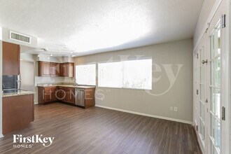4222 E Apollo Rd in Phoenix, AZ - Building Photo - Building Photo