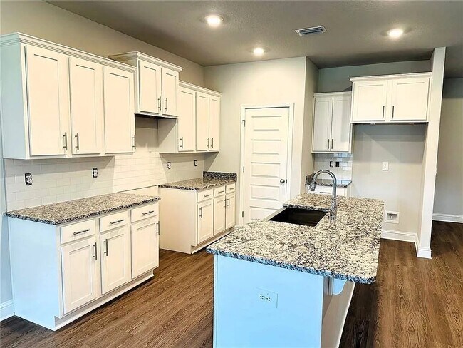 1557 Redland St N in Mobile, AL - Building Photo - Building Photo