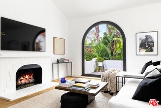 745 Laurel Ave in Los Angeles, CA - Building Photo - Building Photo