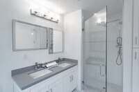 Ogden Apartments in Los Angeles, CA - Building Photo - Interior Photo