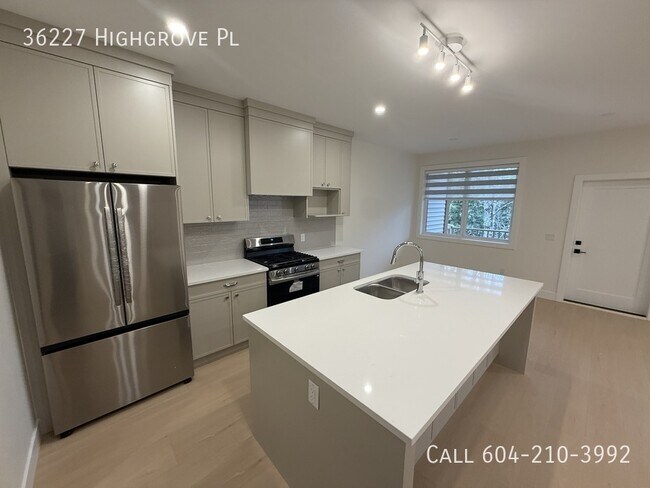 36227 Highgrove Pl in Abbotsford, BC - Building Photo - Building Photo