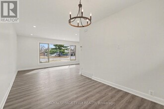 9 Greenwich Ave in Ottawa, ON - Building Photo - Building Photo