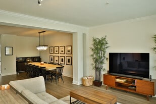 353 Belt Pl, Unit 39 in Gaithersburg, MD - Building Photo