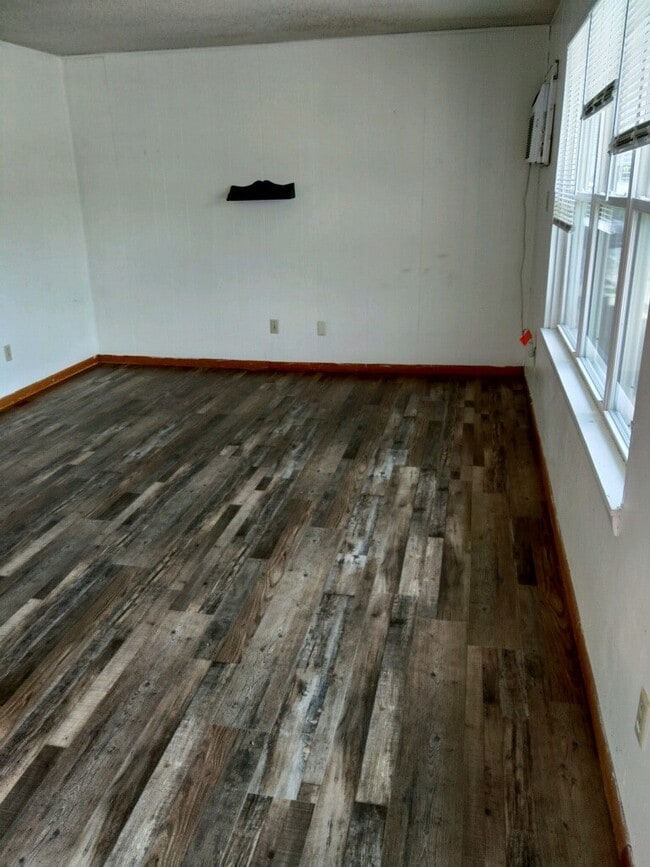 property at 524 Neosho St