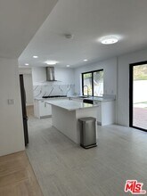 9781 Blantyre Dr in Beverly Hills, CA - Building Photo - Building Photo
