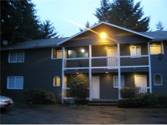 Crest View Apartments in Everett, WA - Building Photo