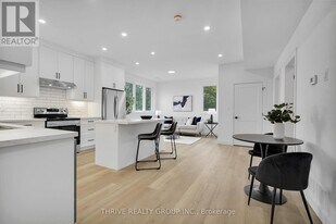 74 Church St in Stratford, ON - Building Photo