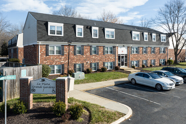 LaPlata Grande Gardens in La Plata, MD - Building Photo - Building Photo