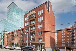 The Gardena in Flushing, NY - Building Photo