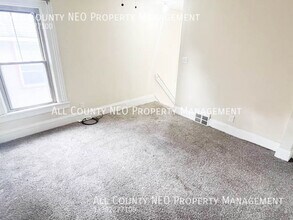 1854 W 45th St in Cleveland, OH - Building Photo - Building Photo