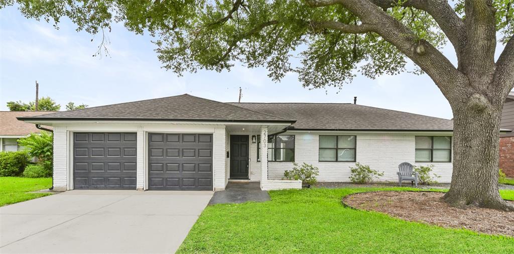 2703 Tannehill Dr in Houston, TX - Building Photo
