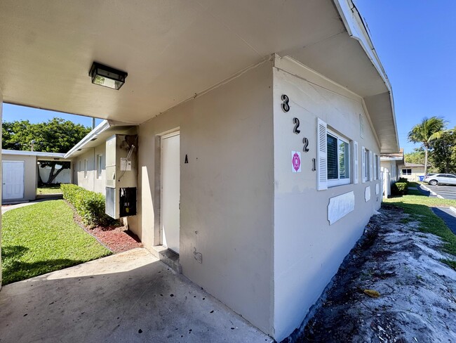3221 NE 7th St in Pompano Beach, FL - Building Photo - Building Photo
