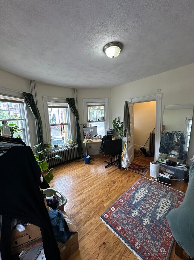 33 Stone Ave, Unit 1 in Somerville, MA - Building Photo - Building Photo