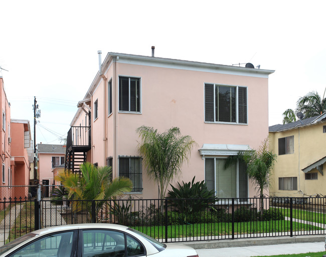 6336 Stafford Ave in Huntington Park, CA - Foto de edificio - Building Photo