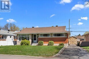 753 Dickens Ave in Ottawa, ON - Building Photo