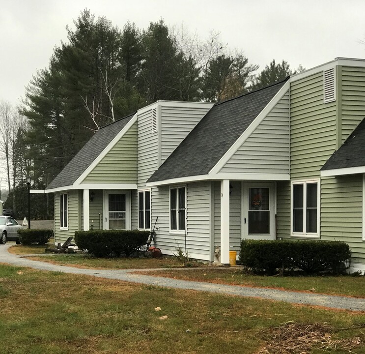 Brook Hollow in Naples, ME - Foto de edificio