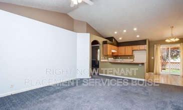 815 S Pawnee Ave in Emmett, ID - Building Photo - Building Photo