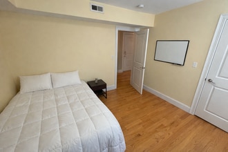 183 River St, Unit 2 in Cambridge, MA - Foto de edificio - Building Photo