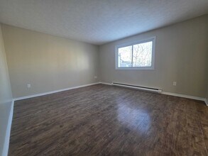 712 Victoria St in Kingston, ON - Building Photo - Building Photo