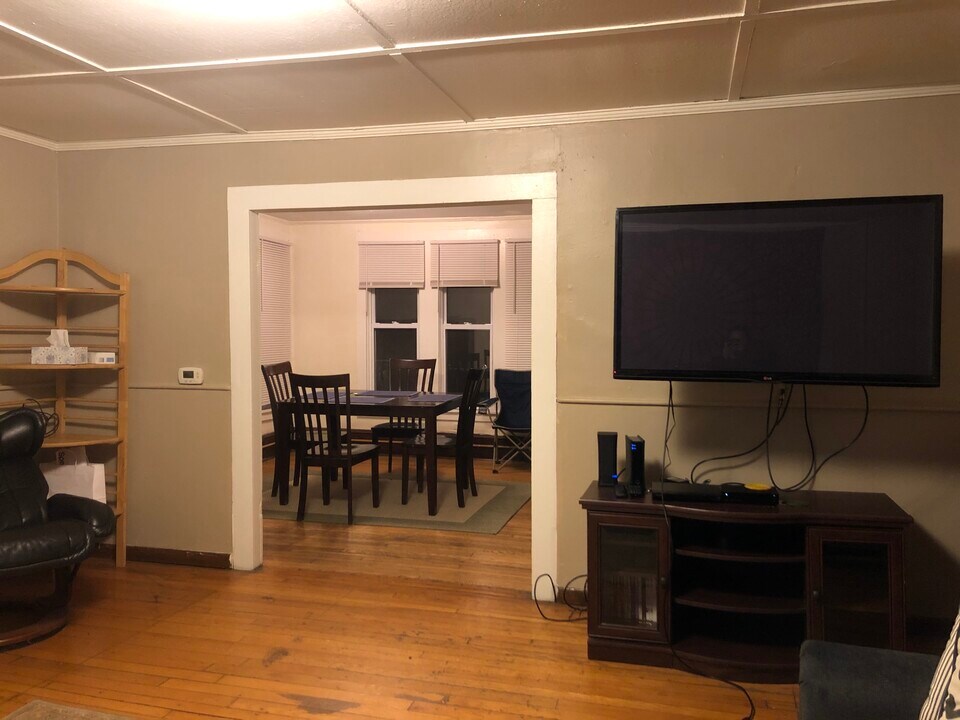 405 W Green St in Ithaca, NY - Building Photo