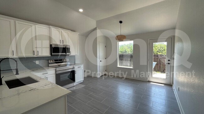 1028 Aviary Dr in Aubrey, TX - Building Photo - Building Photo
